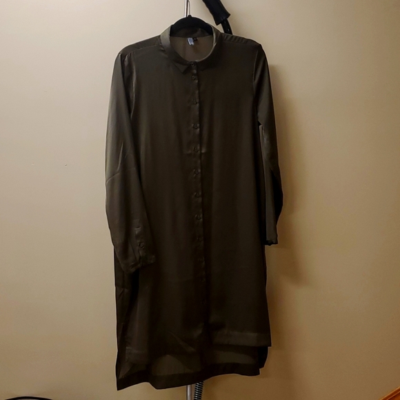 Small Button Up Dress - Picture 2 of 4